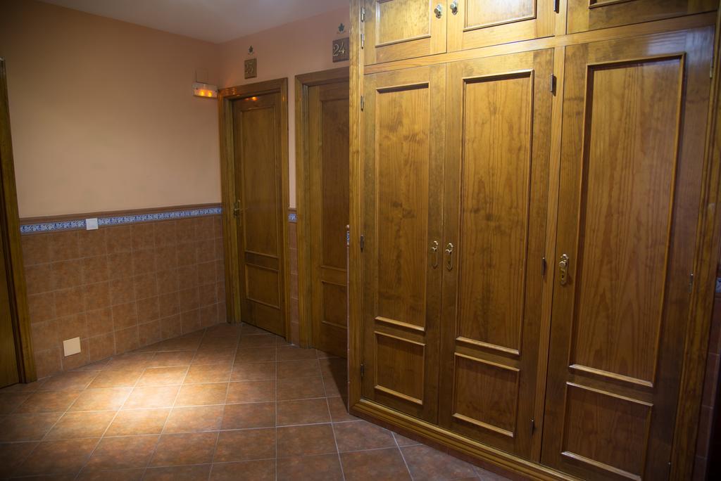 Hostal Hueso Trujillo Esterno foto