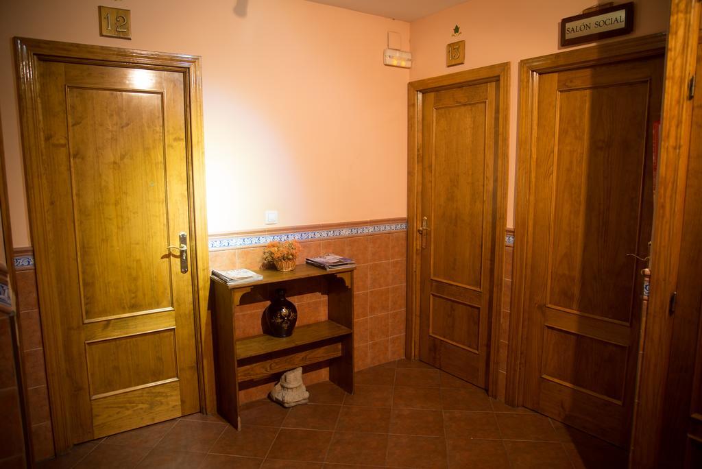 Hostal Hueso Trujillo Esterno foto