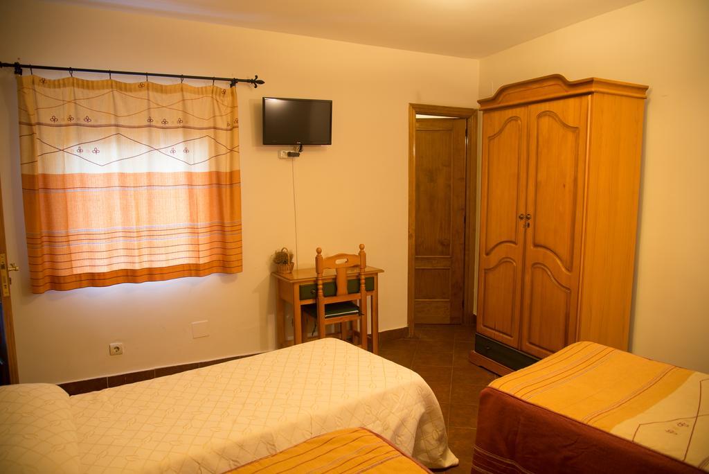 Hostal Hueso Trujillo Esterno foto