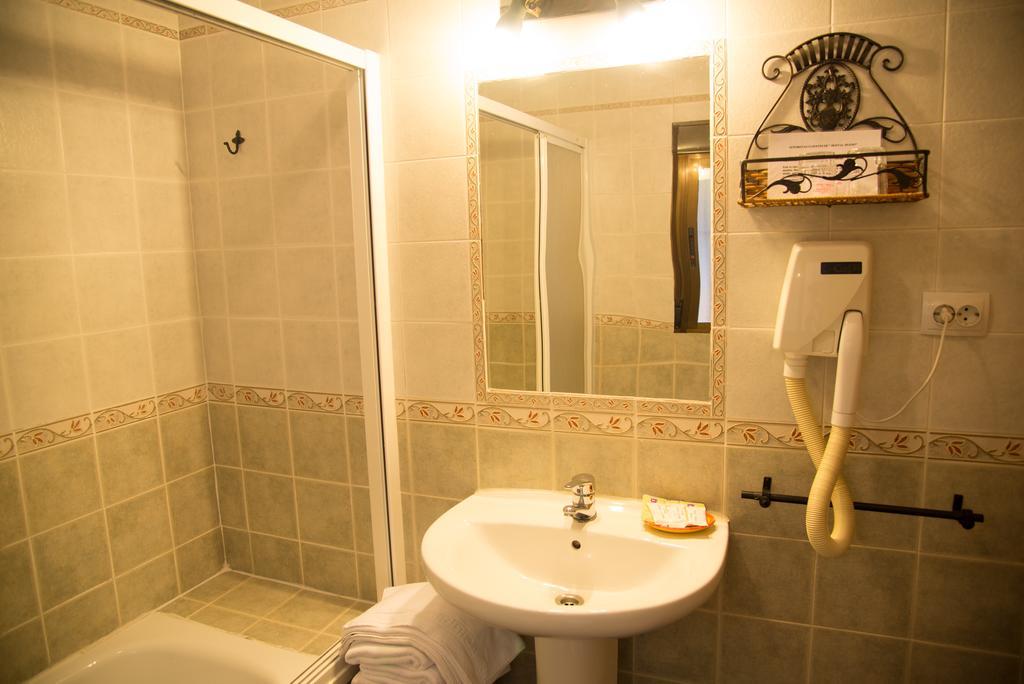 Hostal Hueso Trujillo Esterno foto