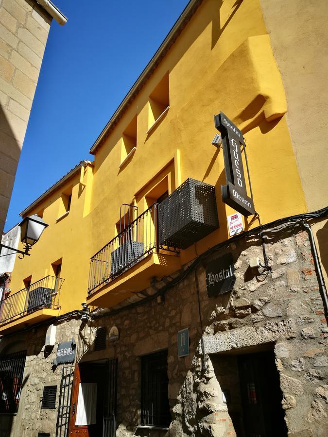 Hostal Hueso Trujillo Esterno foto