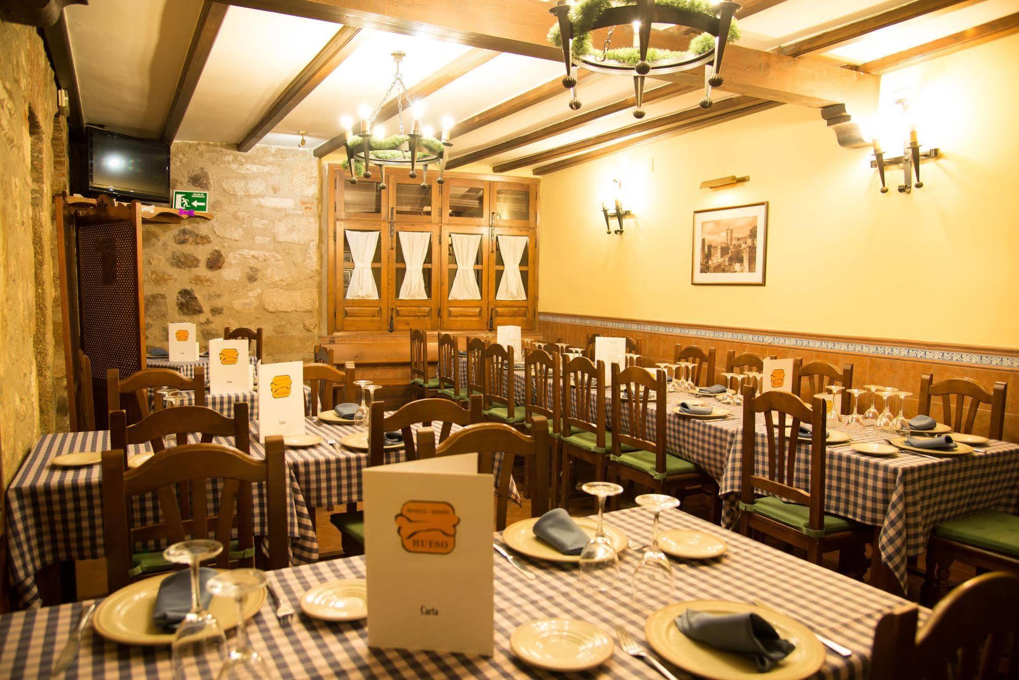 Hostal Hueso Trujillo Esterno foto