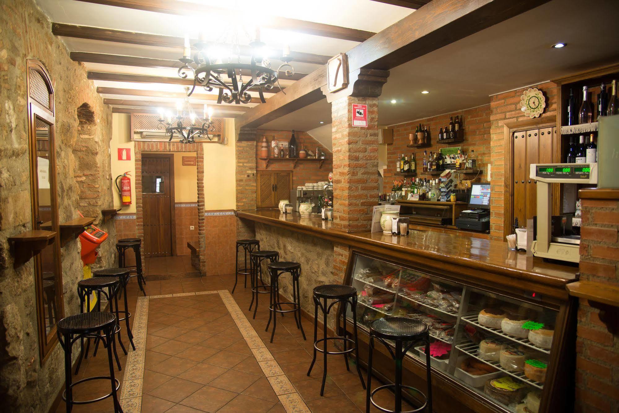 Hostal Hueso Trujillo Esterno foto