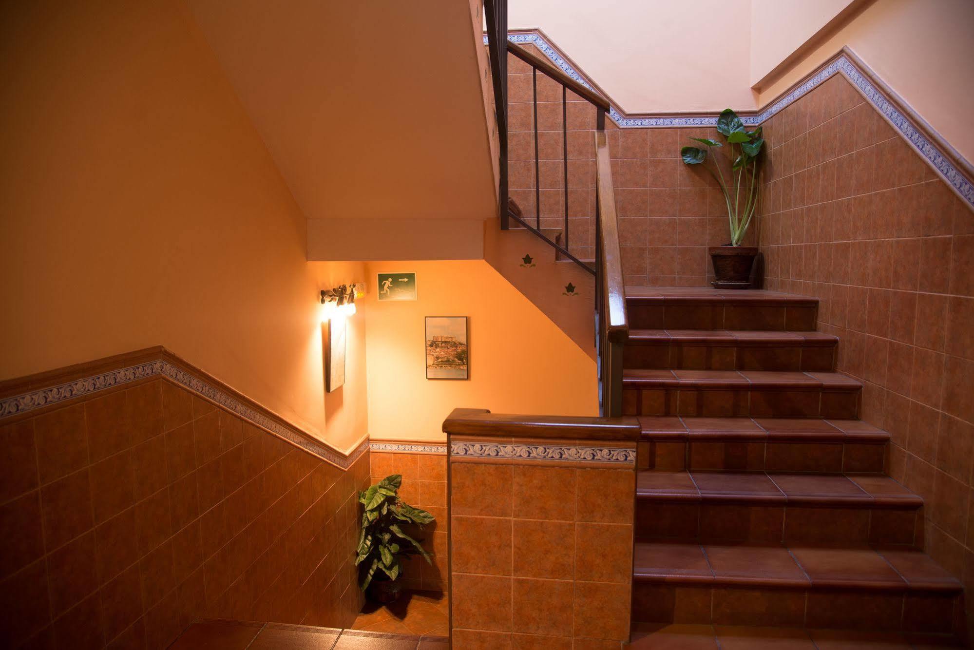 Hostal Hueso Trujillo Esterno foto