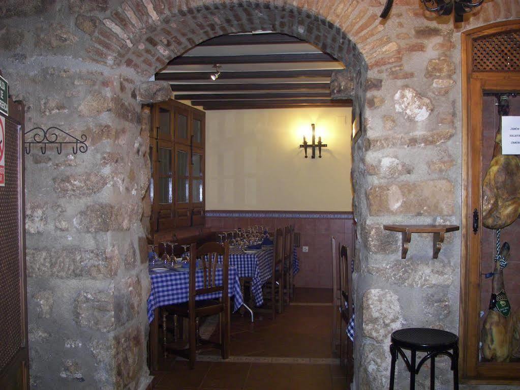 Hostal Hueso Trujillo Esterno foto
