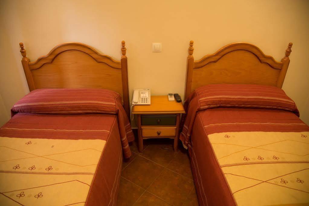 Hostal Hueso Trujillo Esterno foto