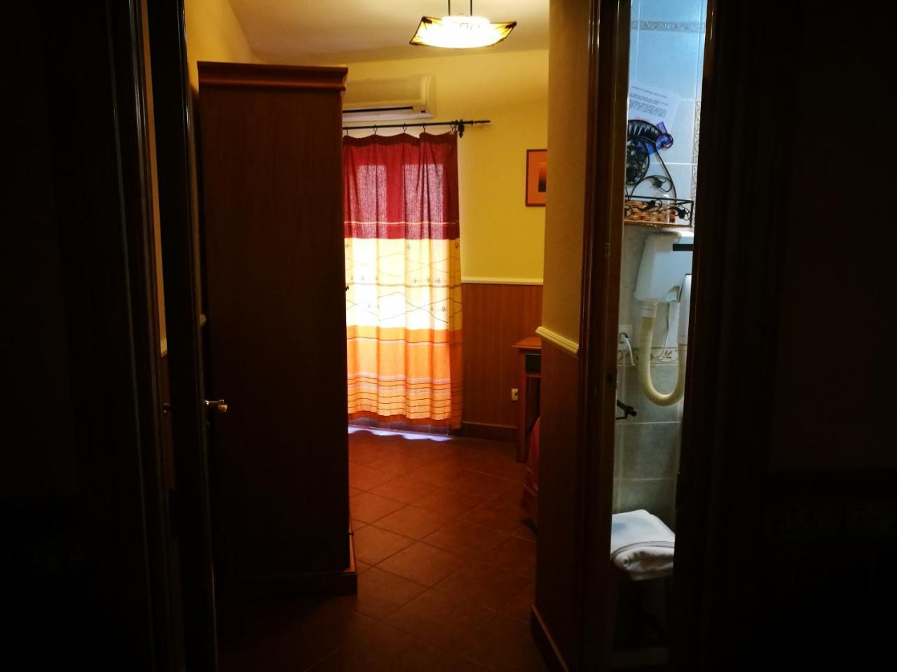 Hostal Hueso Trujillo Esterno foto
