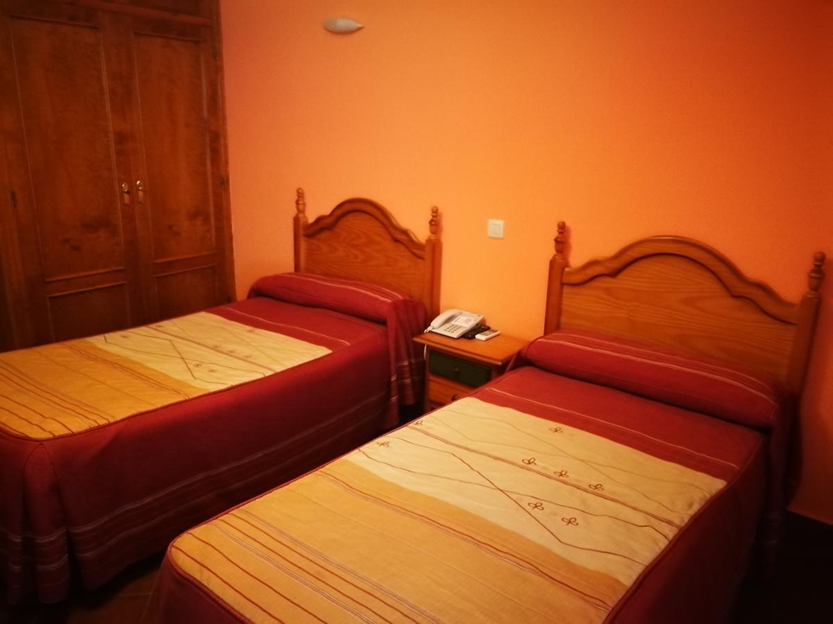 Hostal Hueso Trujillo Esterno foto