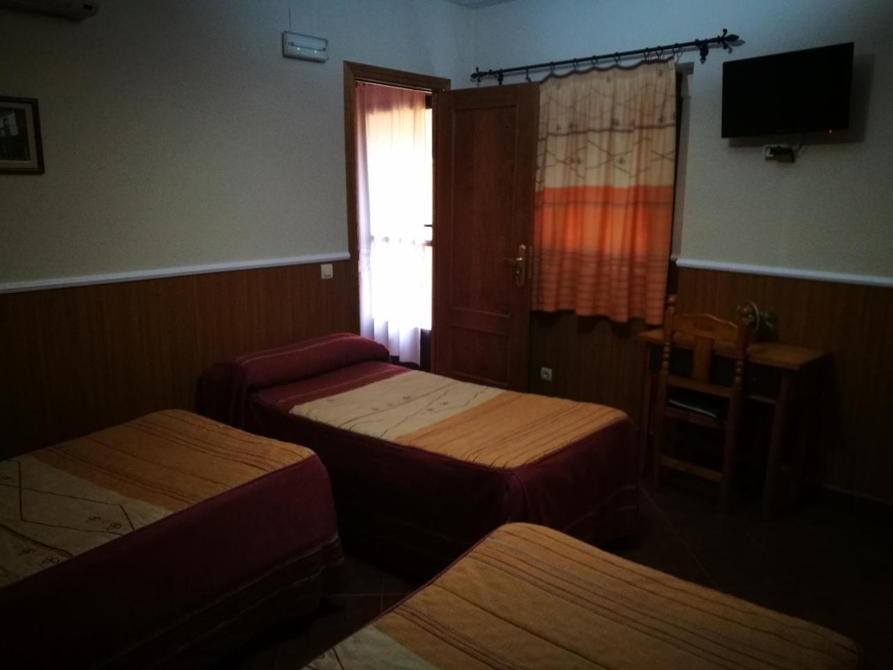 Hostal Hueso Trujillo Esterno foto